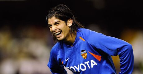 http://img.skysports.com/09/08/460x238/Ever-Banega-Valencia_2349524.jpg