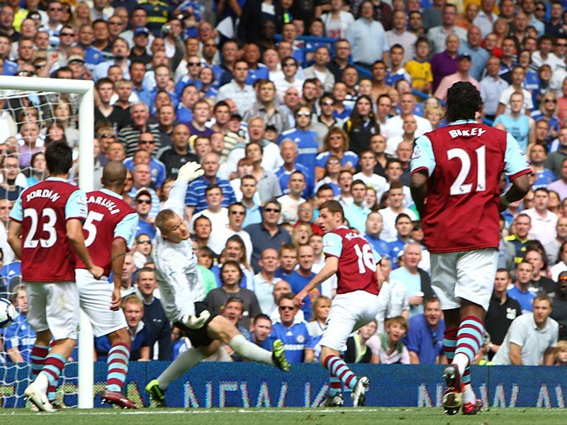 Michael-Ballack-Chelsea-Burnley-Premier-Leagu_2353853