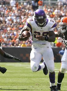 Peterson powers Vikings 