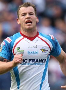 Henderson inks new deal