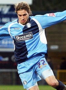 Imps extend Watts stay