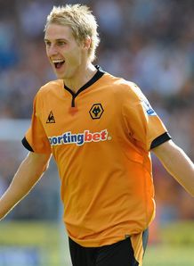 Edwards resumes full training
