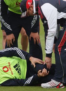 England hit by Denly injury