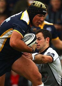 Hendre Fourie Leeds Carnegie running against Newcastle Falcons Headingley September 2009 Hendre Fourie Leeds Carnegie running against Newcastle Falcons Headingley September 2009