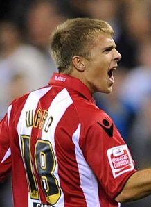 Blades leave it late