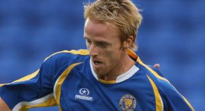 Shrews sting Bees