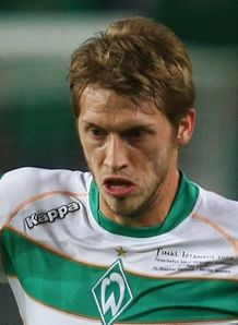Hunt eyes Werder stay