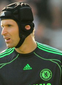 Cech rejects Real link