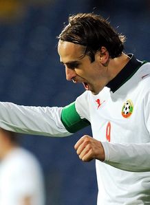 Berbatov breaks Bulgaria record