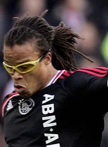 Davids wants English move