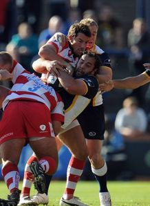 Gloucester defence v Leeds Gloucester defence v Leeds