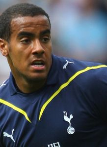 Huddlestone pens new deal