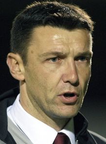 Cobblers bring in keeper