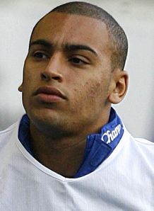 Foxes bring in Vaughan
