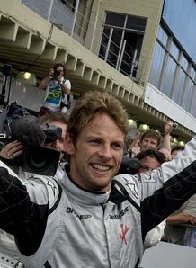 Button takes title in Brazil