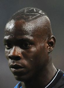 Balotelli sorry for red card