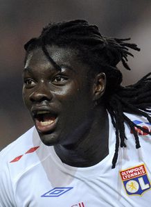 Puel weighs up Gomis exit