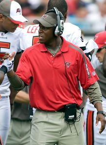 Raheem Morris Morris talks about makeshift Bucs before taking over as team head coach