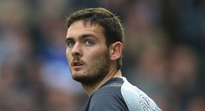 Gordon suffers fractured arm