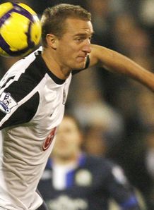 Hangeland commits to Fulham