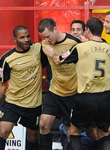 Dons see off Robins