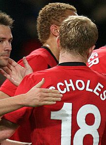 United stumble into last 16