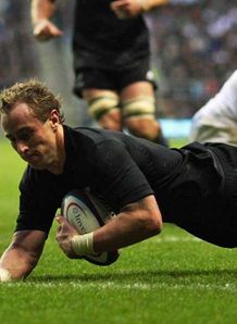 England go down fighting
