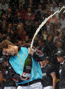 Murray bags Valencia title