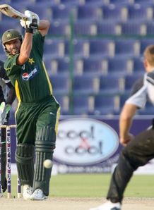 Awesome Afridi stuns Kiwis