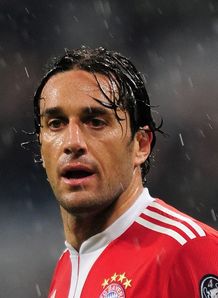 Toni apologises after walkout