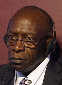 Warner makes England U-turn