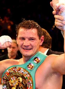 Erdei lands Cruiserweight title