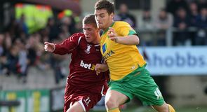 Martin shines as Canaries cruise