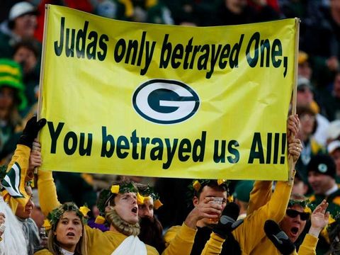 The home fans in Green Bay were quick to let Brett Favre know what they thought about him on his return to Lambeau Field...