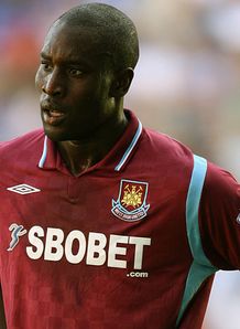 Bayern eye up Hammers ace