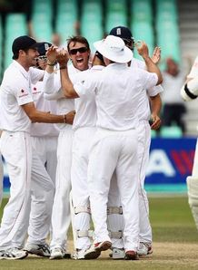 England crush South Africa