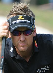 Late slip annoys Poulter 