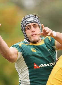 Waratahs keep hold of Dennis