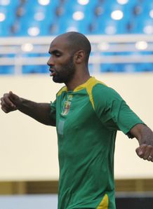 Kanoute calls time on Mali