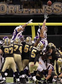 Hartley kicks Saints to Miami