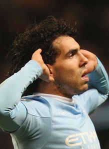 Tevez slams 'idiot' Neville