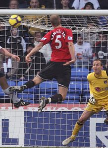 Davies accuses Clattenburg
