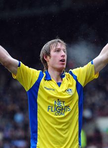 O'Brien urges Becchio to sign