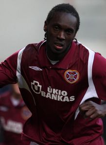 Hearts snatch Edinburgh derby