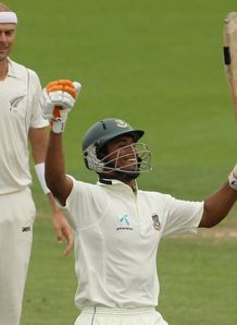 Pair frustrate Black Caps