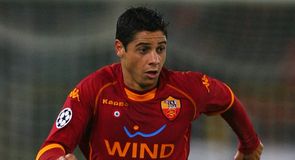Cicinho returns to Sao Paulo 