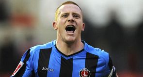 Charlton snatch late point