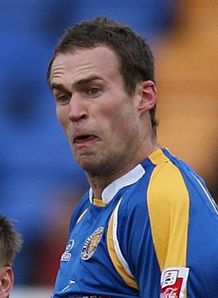 Hibbert agrees Posh deal