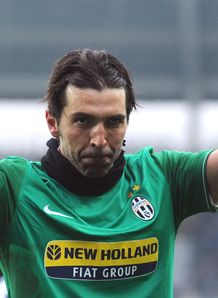 http://img.skysports.com/10/03/218x298/Gianluigi-Buffon-Juventus1_2431837.jpg