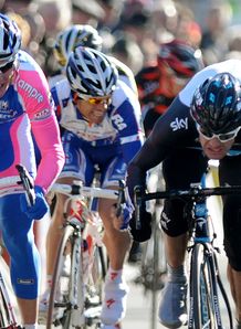 Henderson sprints to victory